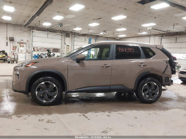 Nissan Rogue 1.5L I-3 DI, DOHC, VVT, TURBO, 201HP All Wheel Drive - автомобили, коли, обяви за нови и употребявани 14