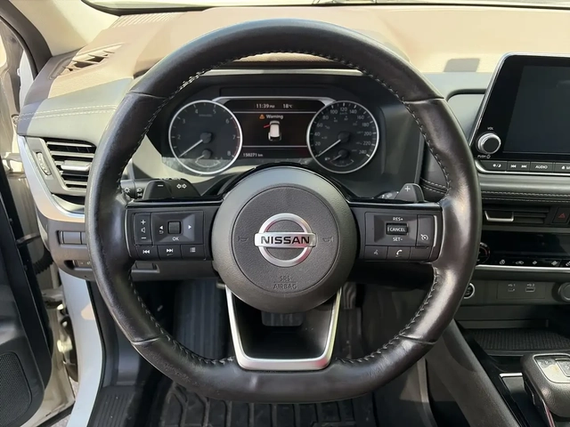 Nissan Rogue S AWD finished in Glacier White on Graphite cloth - автомобили, коли, обяви за нови и употребявани 11