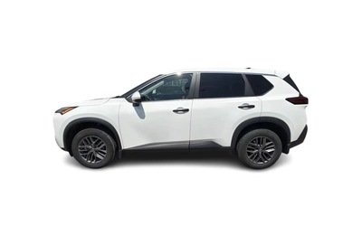 Nissan Rogue S AWD finished in Glacier White on Graphite cloth - автомобили, коли, обяви за нови и употребявани 6