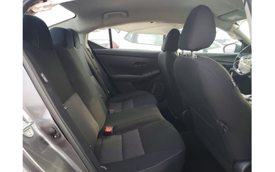 Nissan Sentra 2.0L 4 Front-wheel Drive - автомобили, коли, обяви за нови и употребявани 9