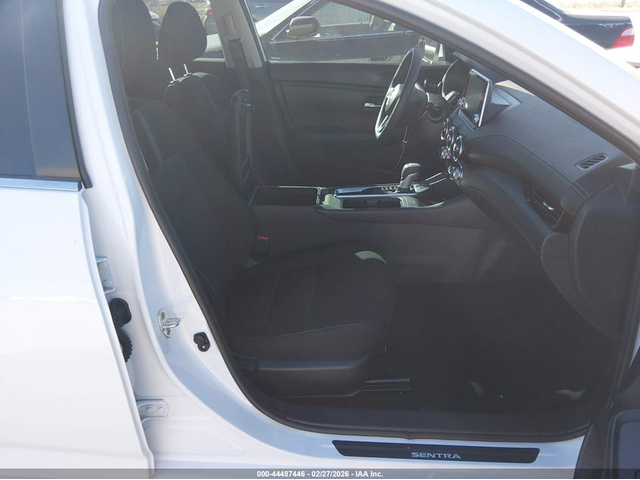 Nissan Sentra 2.0L I-4 DI, DOHC, VVT, 149HP Front Wheel Drive - автомобили, коли, обяви за нови и употребявани 4