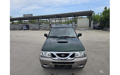 nissan-terrano-2-7tdi-4x4-7mesta-klima - 1