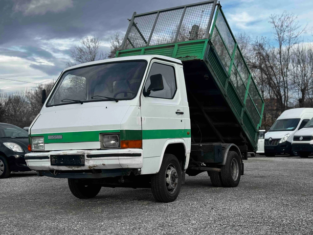 Nissan Trade 2.8D - автомобили, коли, обяви за нови и употребявани 0