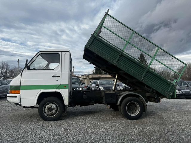 Nissan Trade 2.8D - автомобили, коли, обяви за нови и употребявани 1