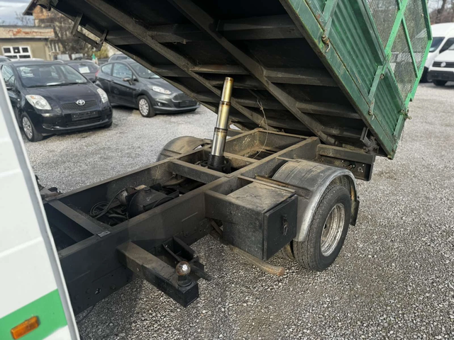 Nissan Trade 2.8D - автомобили, коли, обяви за нови и употребявани 2