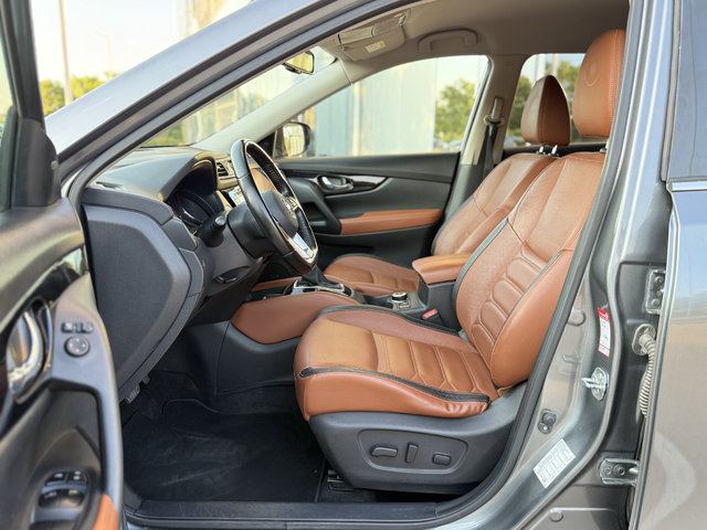 Nissan X-trail 2.0 D 4x4 177кс Оранжев Салон - автомобили, коли, обяви за нови и употребявани 6