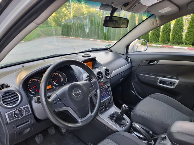 Opel Antara 2.4 Navigacia/4x4/Klimatronik - автомобили, коли, обяви за нови и употребявани 8