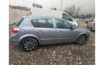 Opel Astra 1.4i - автомобили, коли, обяви за нови и употребявани 6
