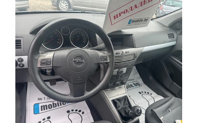 Opel Astra 1.4i - автомобили, коли, обяви за нови и употребявани 9