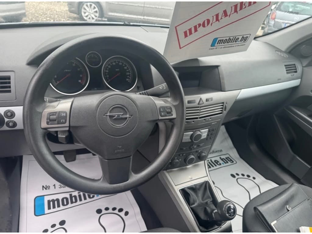 Opel Astra 1.4i - автомобили, коли, обяви за нови и употребявани 9