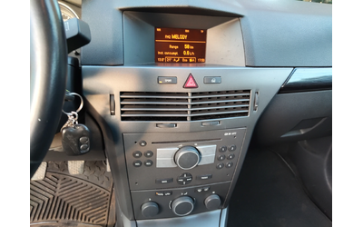 Opel Astra GTC 1, 9d 150ps 6ck - автомобили, коли, обяви за нови и употребявани 12