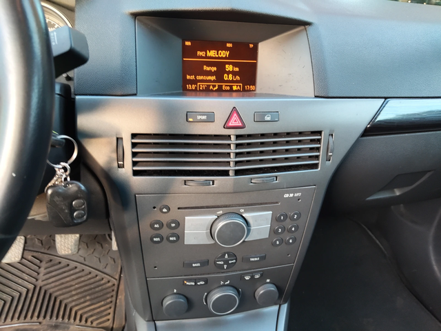 Opel Astra GTC 1, 9d 150ps 6ck - автомобили, коли, обяви за нови и употребявани 12