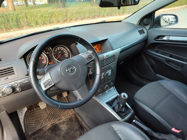 Opel Astra GTC 1, 9d 150ps 6ck - автомобили, коли, обяви за нови и употребявани 6