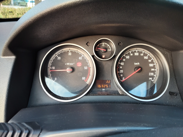 Opel Astra GTC 1, 9d 150ps 6ck - автомобили, коли, обяви за нови и употребявани 9