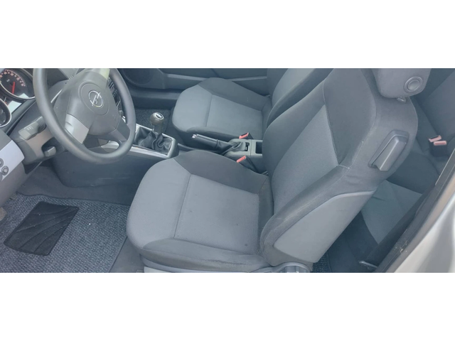 Opel Astra GTC 1, 4i 90ps - автомобили, коли, обяви за нови и употребявани 5