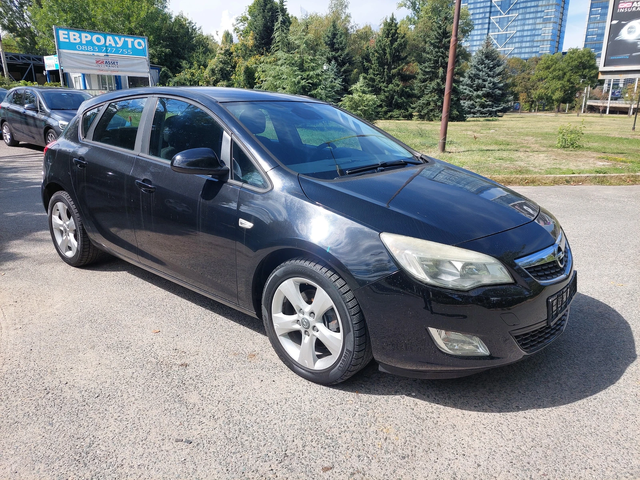 Opel Astra 1, 7D МНОГО ХУБАВА - автомобили, коли, обяви за нови и употребявани 0