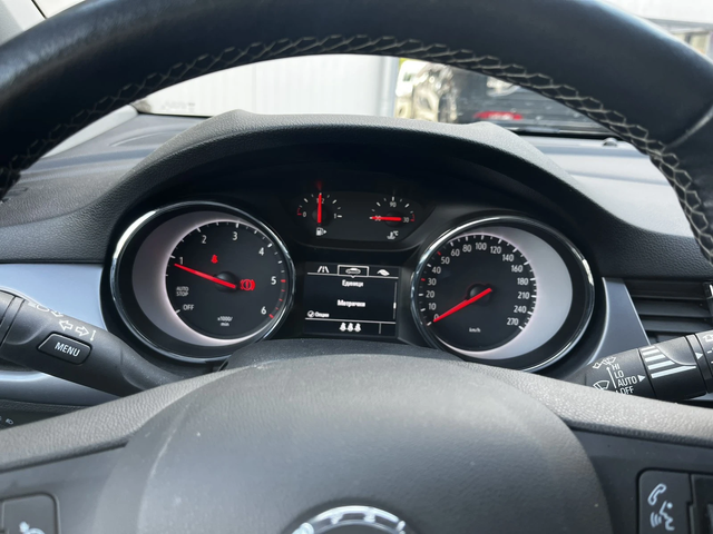 Opel Astra Sports Tourer - автомобили, коли, обяви за нови и употребявани 4