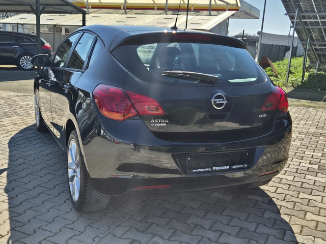 Opel Astra 1.7cdti 110к.с. - автомобили, коли, обяви за нови и употребявани 8