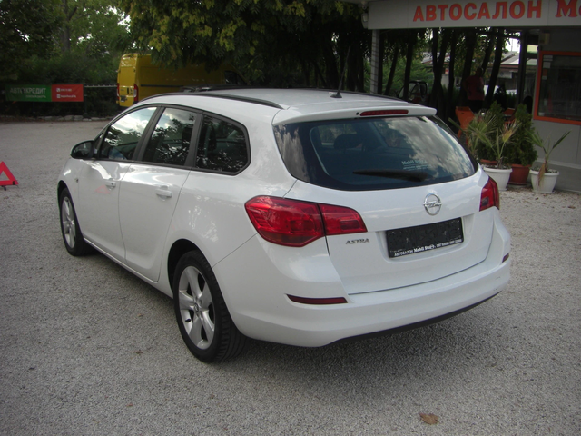 Opel Astra 1.4I EURO 5B - автомобили, коли, обяви за нови и употребявани 2