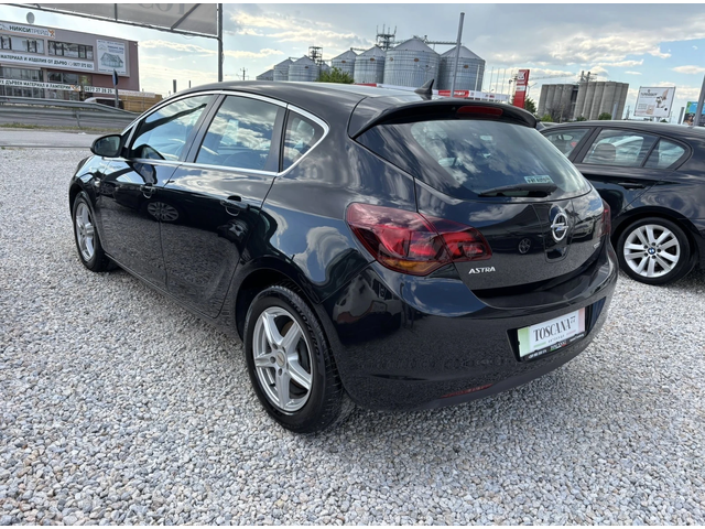 Opel Astra 1.7cdti * Cosmo* Навигация* Кожа* Лизинг - автомобили, коли, обяви за нови и употребявани 2