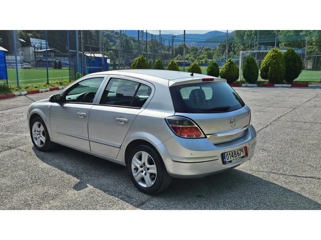 Opel Astra 1.4 GAZ/KLIMA/FACELIFT - автомобили, коли, обяви за нови и употребявани 3