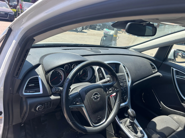 Opel Astra 1.4i NAVI EURO 5 - автомобили, коли, обяви за нови и употребявани 10