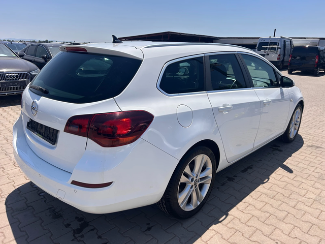 Opel Astra 1.4i NAVI EURO 5 - автомобили, коли, обяви за нови и употребявани 5