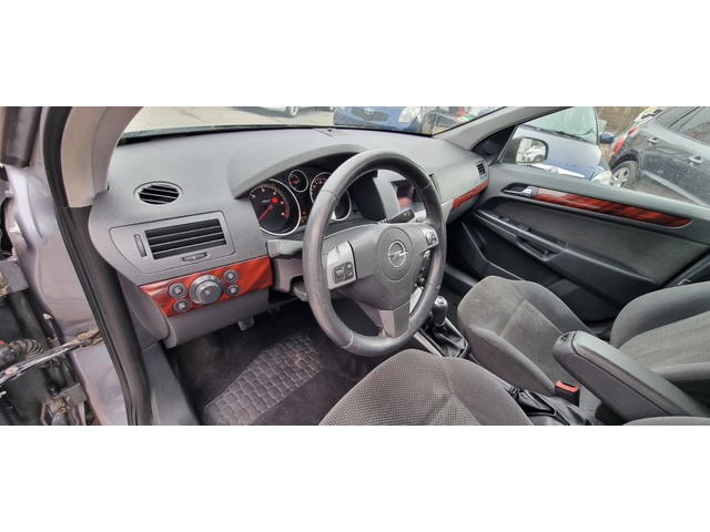 Opel Astra 1.7 CDTI 101 k.c ITALIA - автомобили, коли, обяви за нови и употребявани 8