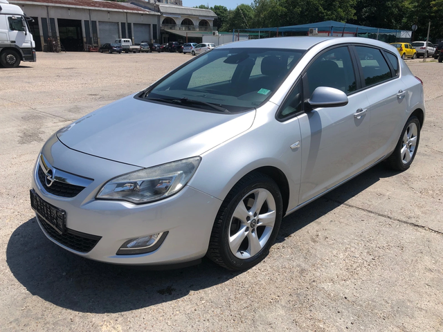 Opel Astra 1.7 CDTI - автомобили, коли, обяви за нови и употребявани 0