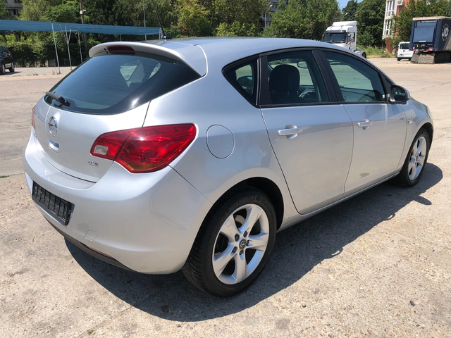 Opel Astra 1.7 CDTI - автомобили, коли, обяви за нови и употребявани 5