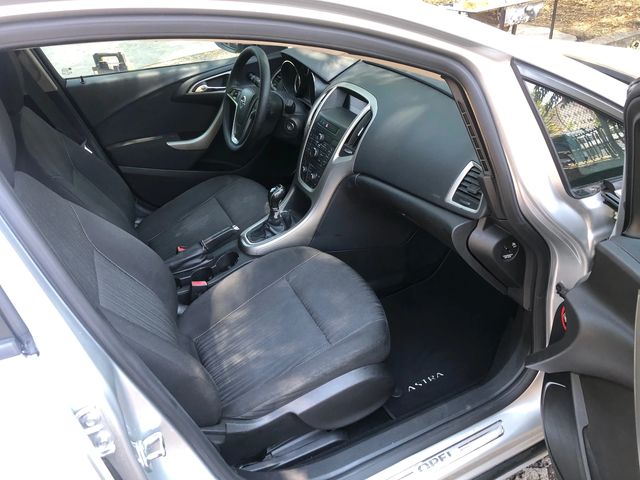 Opel Astra 1.7 CDTI - автомобили, коли, обяви за нови и употребявани 9