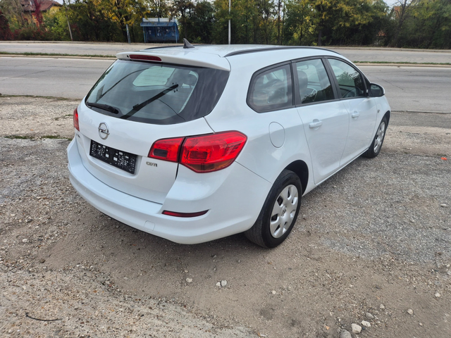 Opel Astra 1.7D, 110K.NAVI - автомобили, коли, обяви за нови и употребявани 4