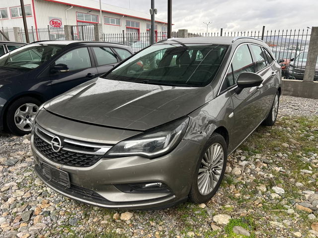 Opel Astra 1.6cdti SPORTSTOURER+ - автомобили, коли, обяви за нови и употребявани 0
