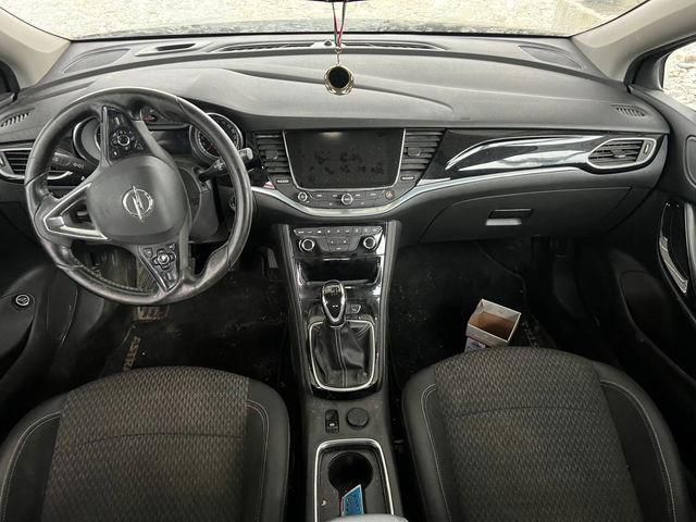 Opel Astra 1.6cdti SPORTSTOURER+ - автомобили, коли, обяви за нови и употребявани 8