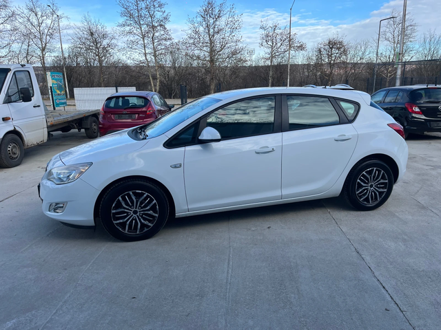 Opel Astra 1.3cdti - автомобили, коли, обяви за нови и употребявани 4