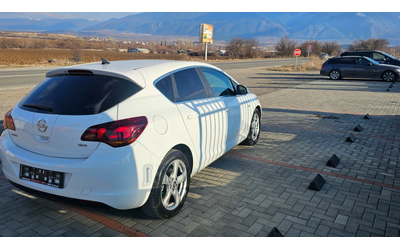 Opel Astra 1.7CDTI-Cosmo-140.000км - автомобили, коли, обяви за нови и употребявани 6