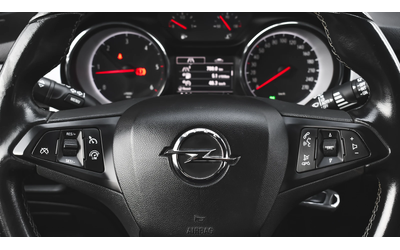 Opel Astra Sports Tourer 1.6 CDTi Bussines Premium Automatic - автомобили, коли, обяви за нови и употребявани 12