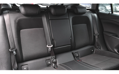 Opel Astra Sports Tourer 1, 6 CDTi Innovation - автомобили, коли, обяви за нови и употребявани 10