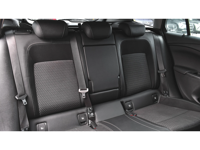 Opel Astra Sports Tourer 1, 6 CDTi Innovation - автомобили, коли, обяви за нови и употребявани 10