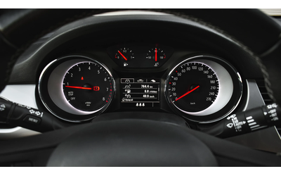 Opel Astra 1.2 Turbo GS Line - автомобили, коли, обяви за нови и употребявани 12