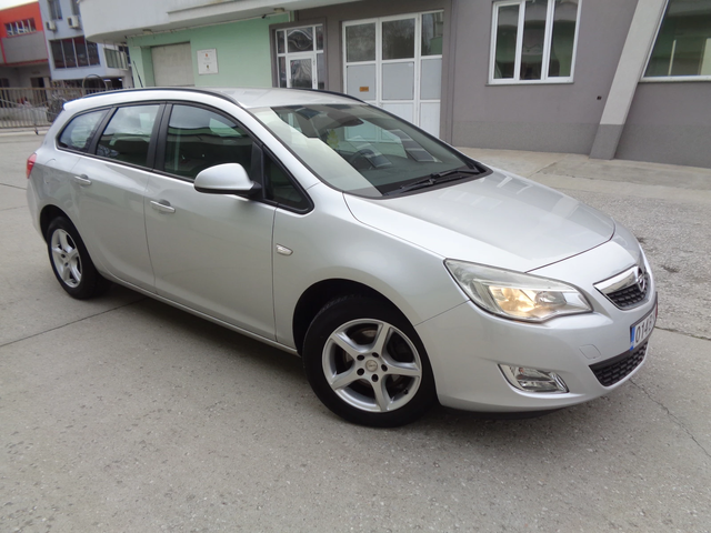 Opel Astra 1.7CDTI-110-COSMO-SPORTS-TOURER-BARTER-LIZING - автомобили, коли, обяви за нови и употребявани 1