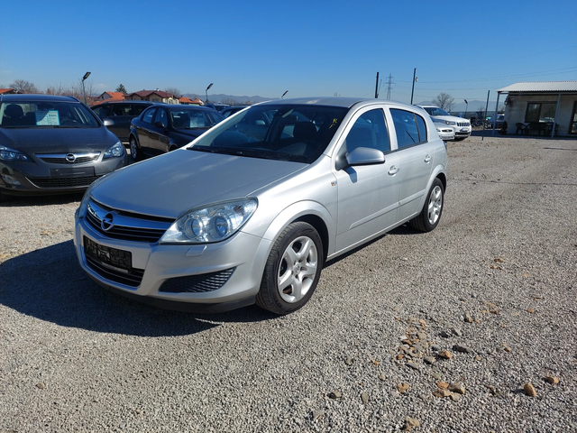 Opel Astra 1.4i - автомобили, коли, обяви за нови и употребявани 0