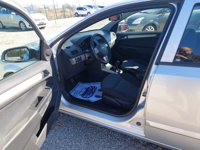 Opel Astra 1.4i - автомобили, коли, обяви за нови и употребявани 10