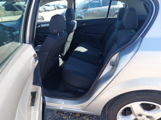 Opel Astra 1.4i - автомобили, коли, обяви за нови и употребявани 11