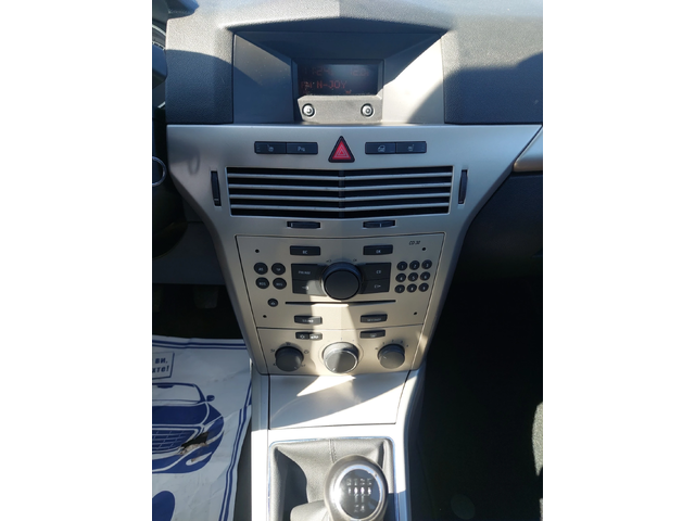 Opel Astra 1.4i - автомобили, коли, обяви за нови и употребявани 9
