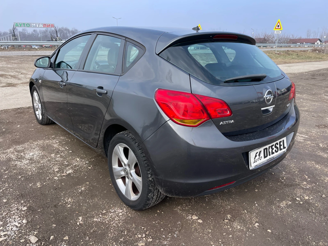 Opel Astra 1.7CDTI-110-ITALIA - автомобили, коли, обяви за нови и употребявани 10