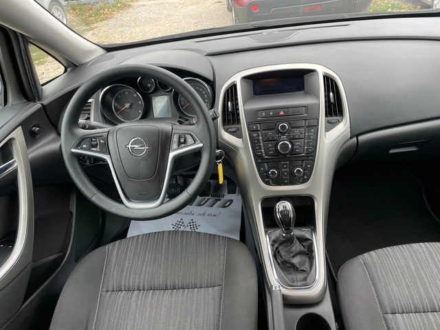 Opel Astra 1.7CDTI-ITALIA - автомобили, коли, обяви за нови и употребявани 6