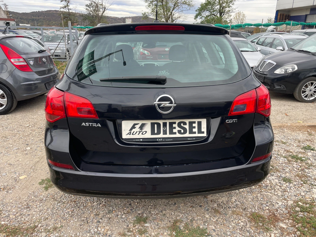 Opel Astra 1.7CDTI-ITALIA - автомобили, коли, обяви за нови и употребявани 8