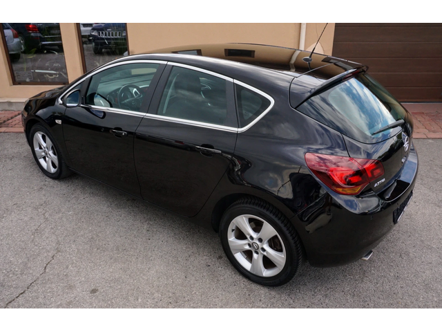 Opel Astra 1.6T COSMO S - автомобили, коли, обяви за нови и употребявани 3