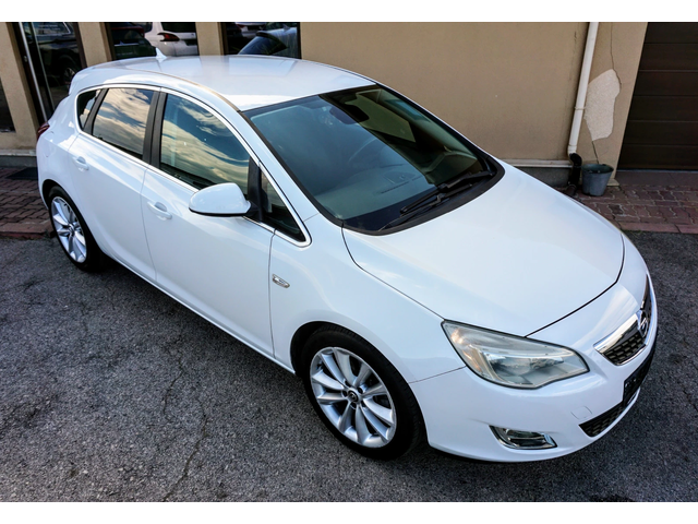 Opel Astra 1.7CDTi COSMO - автомобили, коли, обяви за нови и употребявани 0